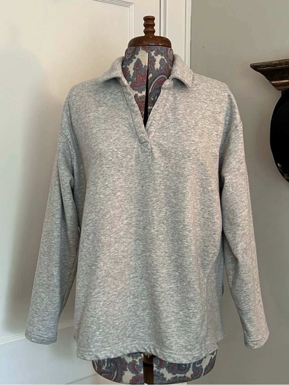 Time and Tru Heather Gray Collared V-Slit Pullover